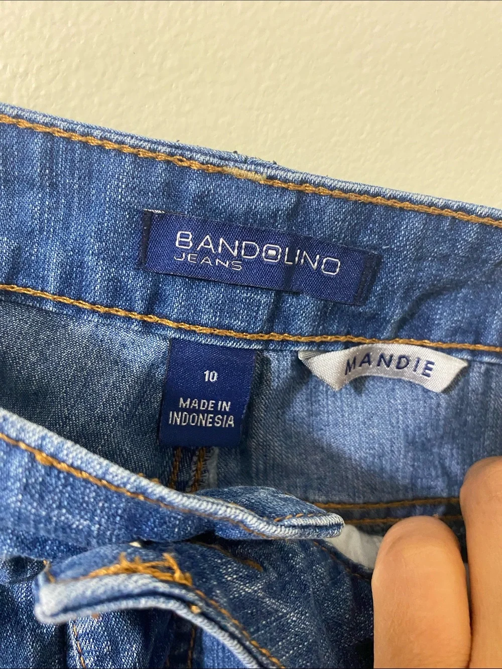Bandolino Midwash Blue Denim Shorts